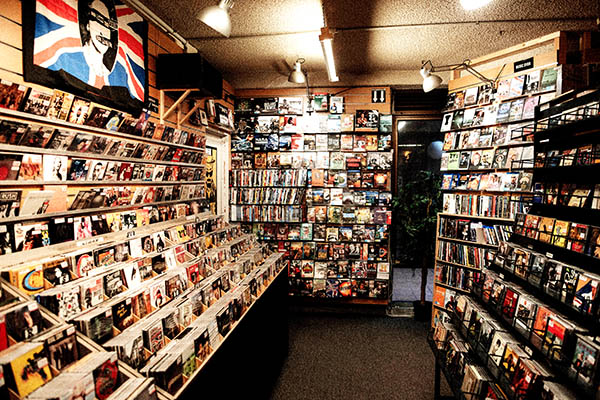 遺品整理や引越、大量処分時のレコード買取もお任せください-大量買取